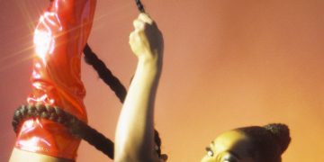 Jujulipps, an artist born in South Africa, is generating a lot of buzz with the release of their new single and music video titled ‘Saucy’.